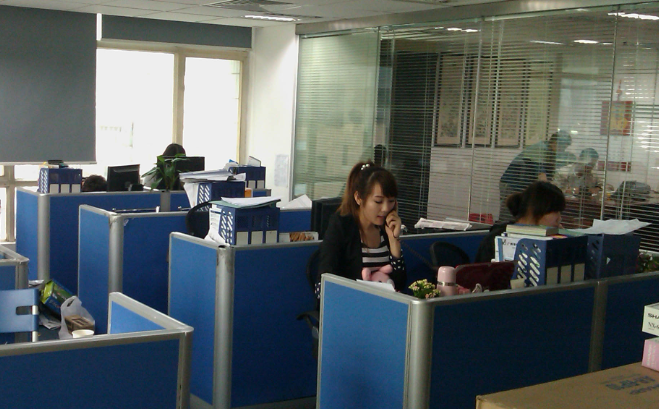 重庆金雨来针织服装有限公司针织面料品类及适用场景解析